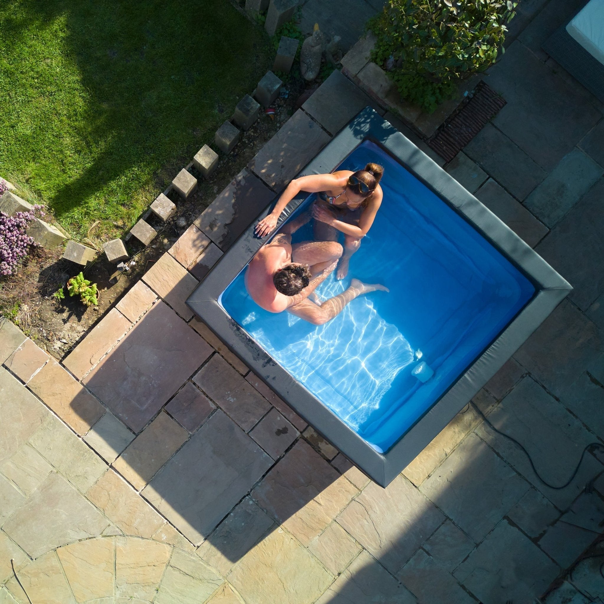 Garda 4/6 Person Eco Foam Spa | External Heater | Charcoal Black | CLEARANCE Eco Foam Spas Wave Spas