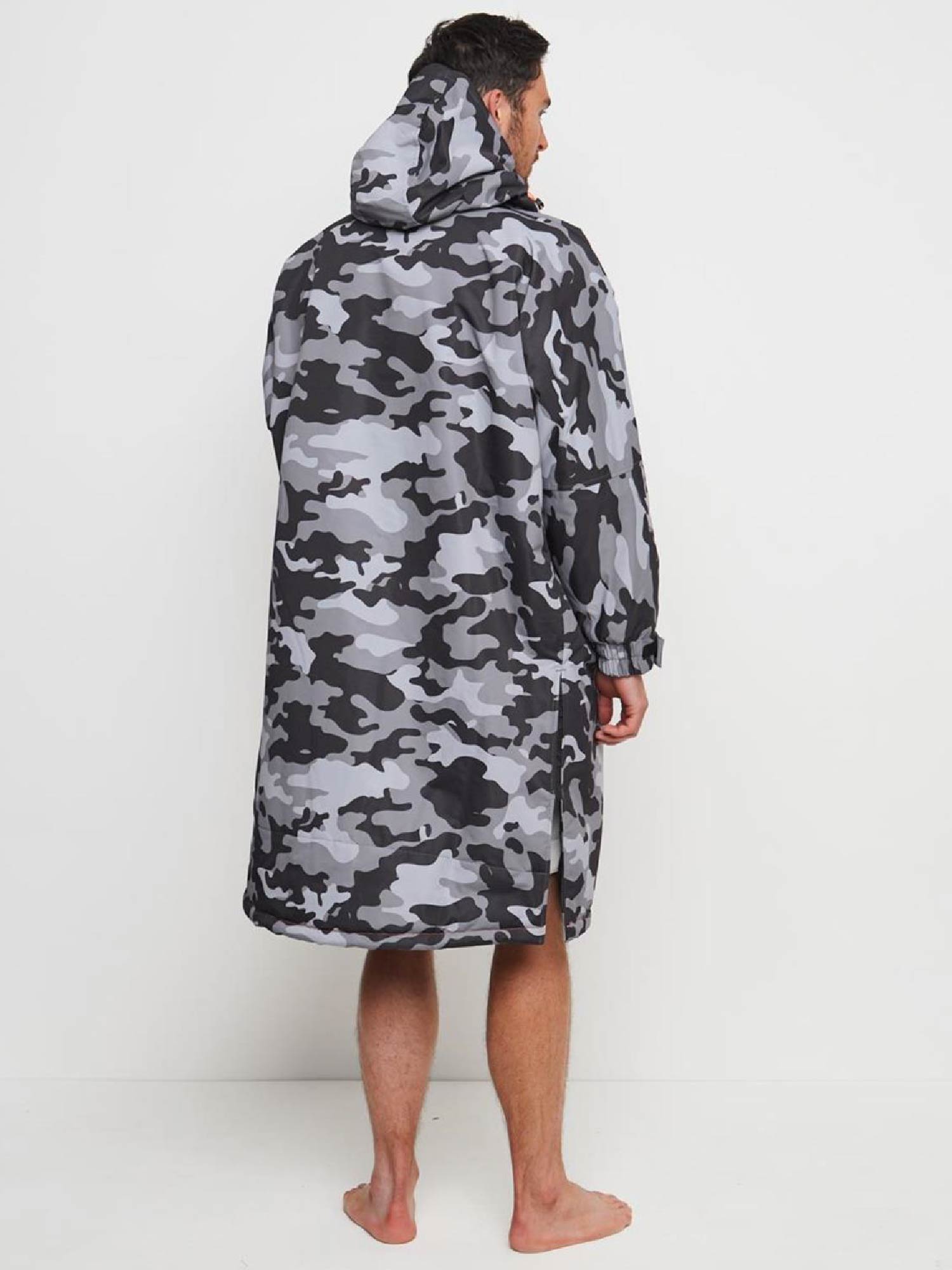 Fleece-Lined Changing Robe | Unisex | Gray Camouflage  Wave Spas USA   